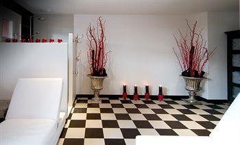 De Maison Rouge Hotel